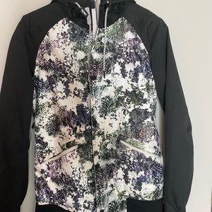 [SOLD] VOLCOM snowboarding jacket